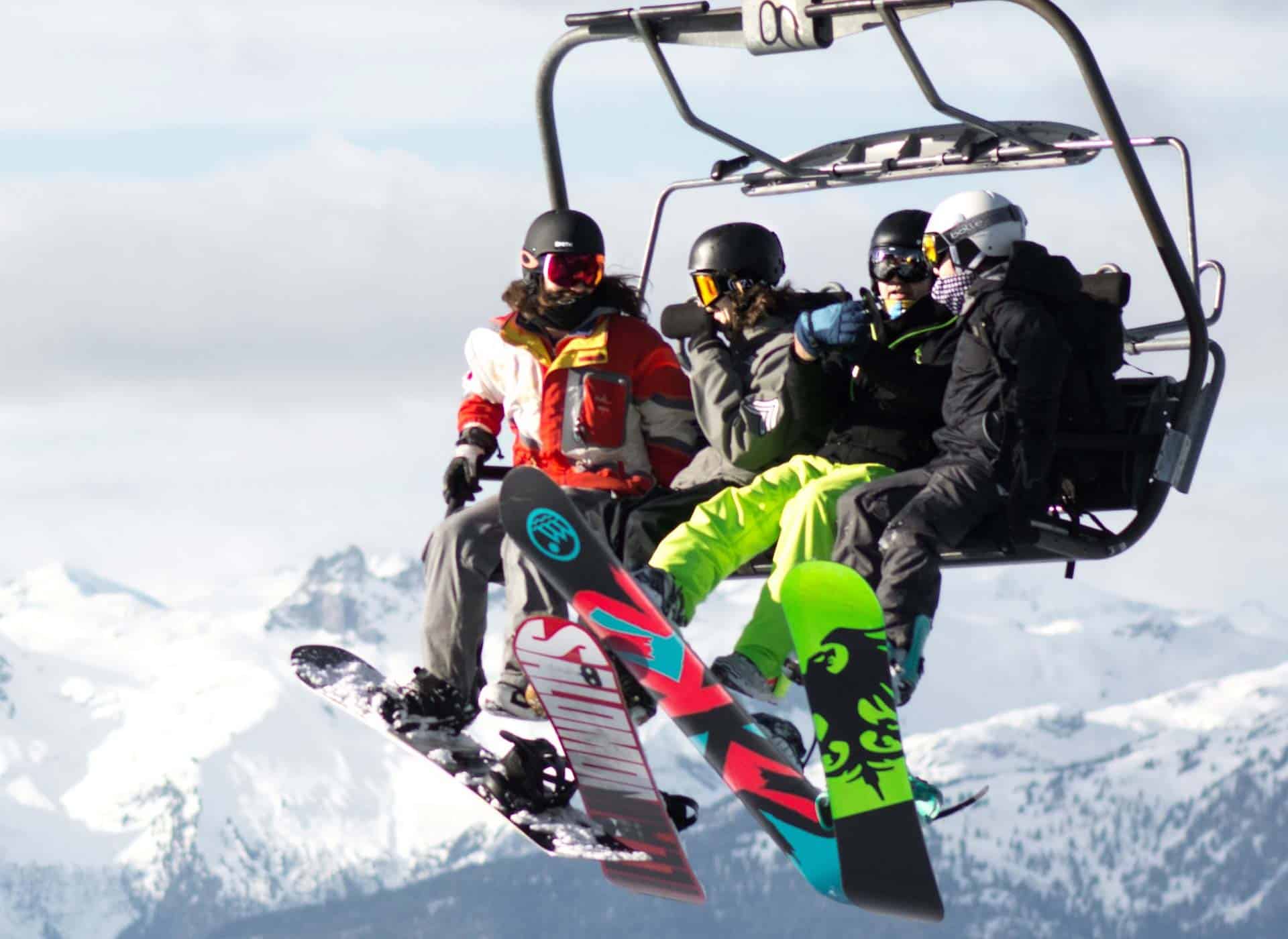 ski-lift-snowboarders